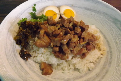 「彩」の魯肉飯
